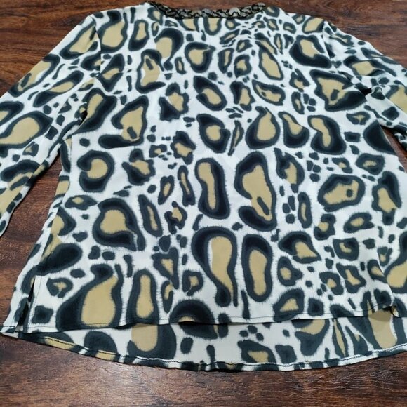 SoCa St. John Leopard Print Embellished Neckline Long Sleeve Blouse Size Small - Picture 4 of 13
